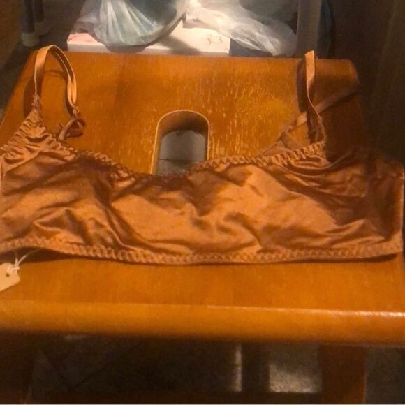 NwOT FITS EVERYBODY SCOOP BRALETTE - Picture 5 of 8